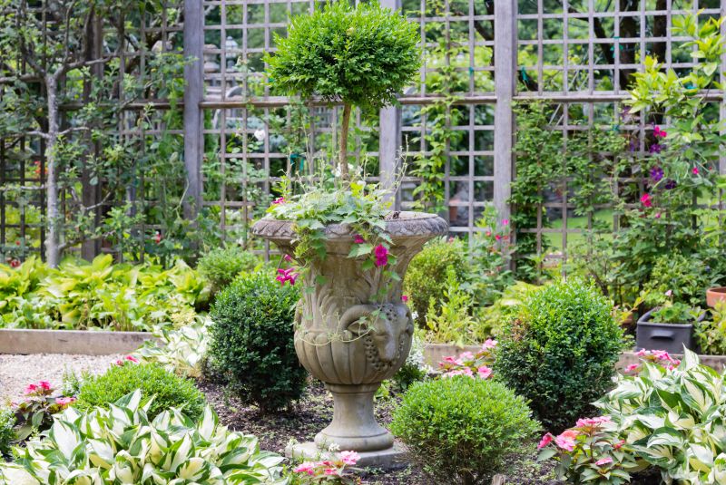 Topiary Shaping in Ventura County, CA